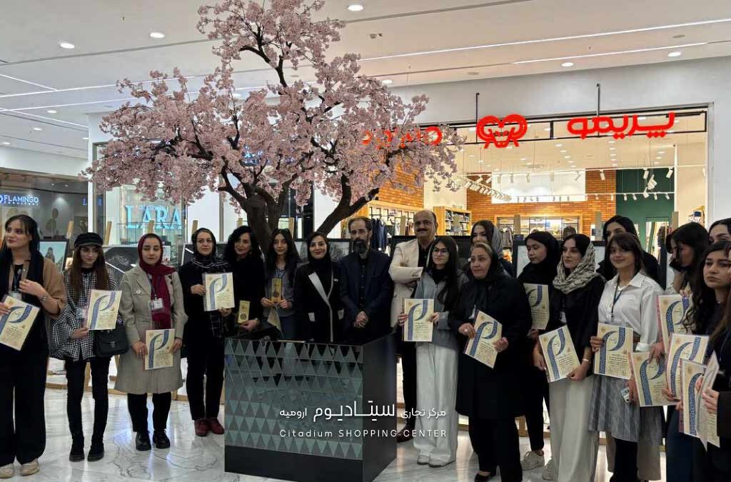 پایان نمایشگاه تخصصی نقاشی سیاه‌قلم «سایه‌سار»