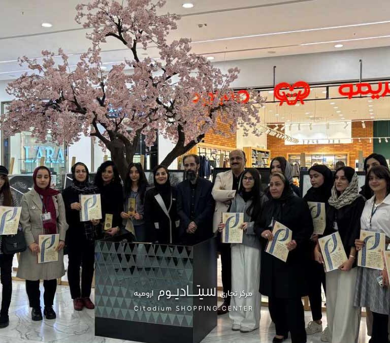 پایان نمایشگاه تخصصی نقاشی سیاه‌قلم «سایه‌سار»